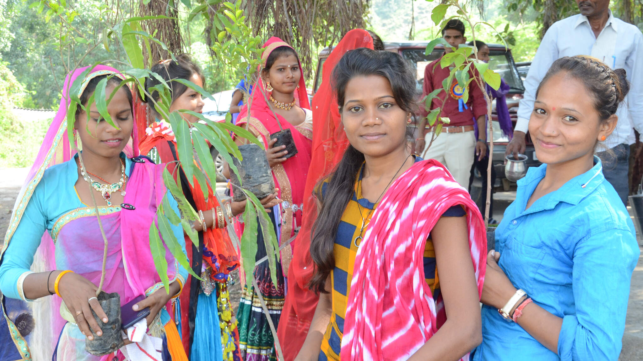 Con los proyectos de base, DACHSER y terre des hommes se comprometen a fortalecer los derechos humanos y un medio ambiente limpio en la India. Con los proyectos de base, DACHSER y terre des hommes se comprometen a fortalecer los derechos humanos y un medio ambiente limpio en la India.