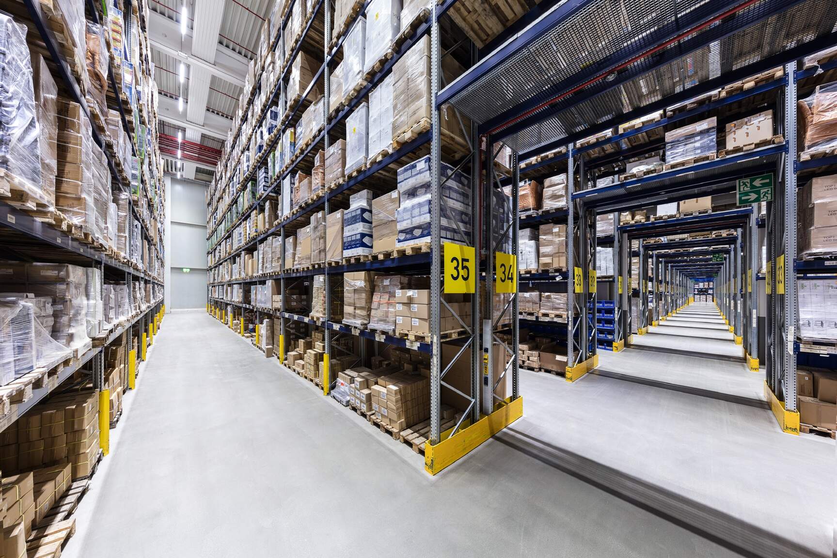 Como proveedor de logística integrado, Dachser gestiona 169 ubicaciones de almacén en todo el mundo.